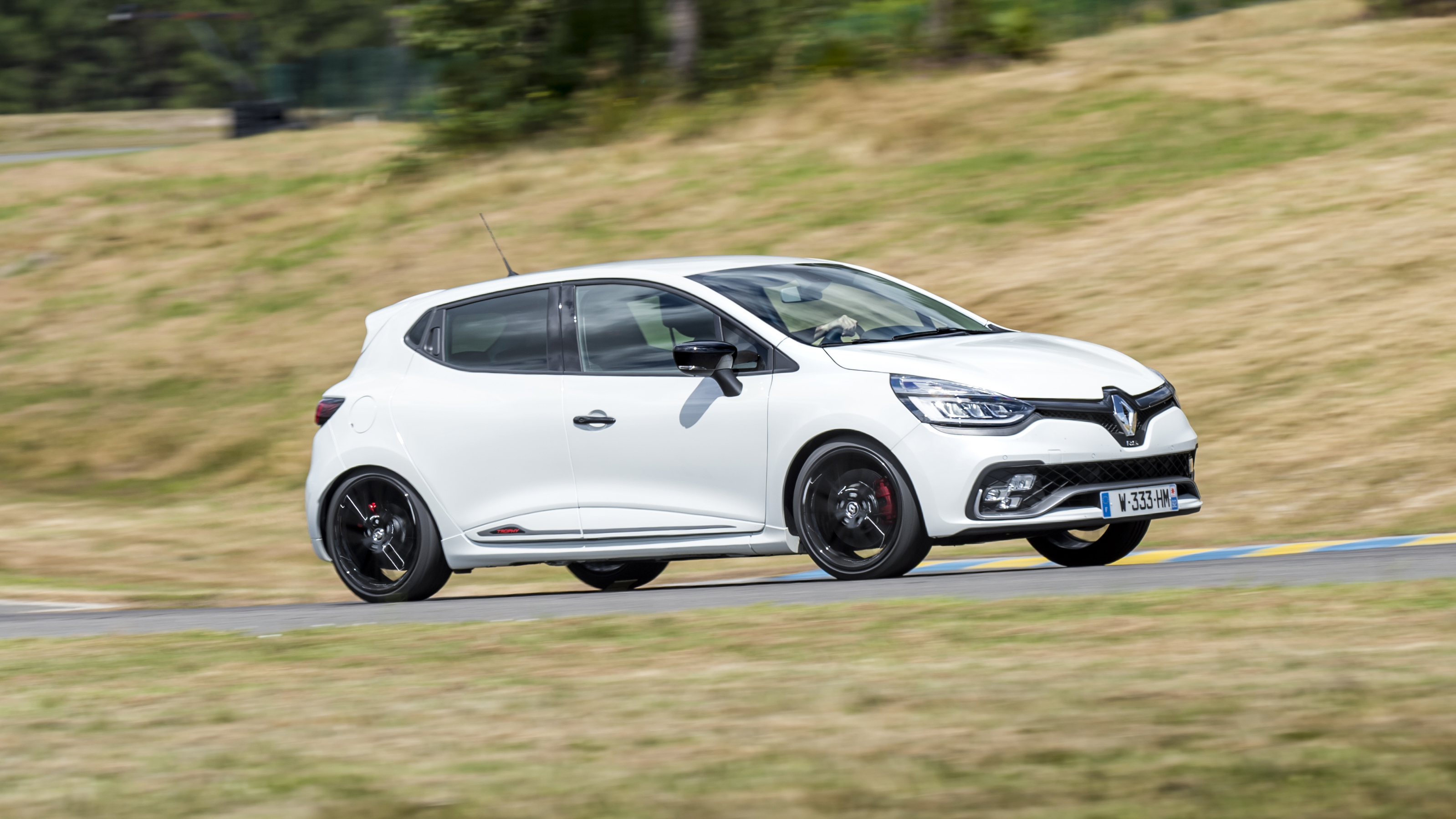 clio_renault_sport_220_trophy_-_intl_test_drive_-_bordeaux_-_140716_38.jpg