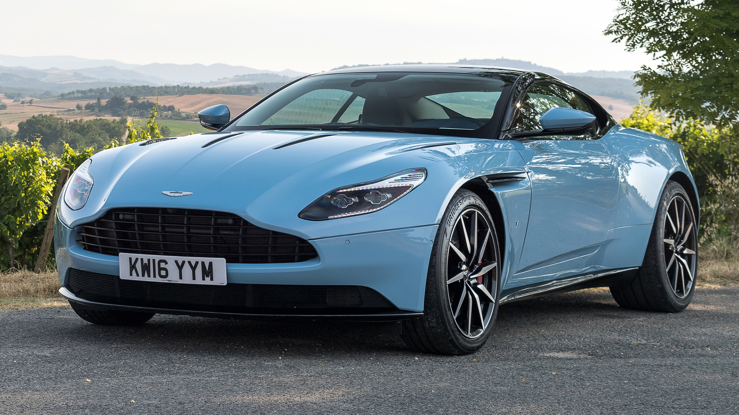 aston-martin-db11-kw16-yym-photo-c-max-earey-190.jpg