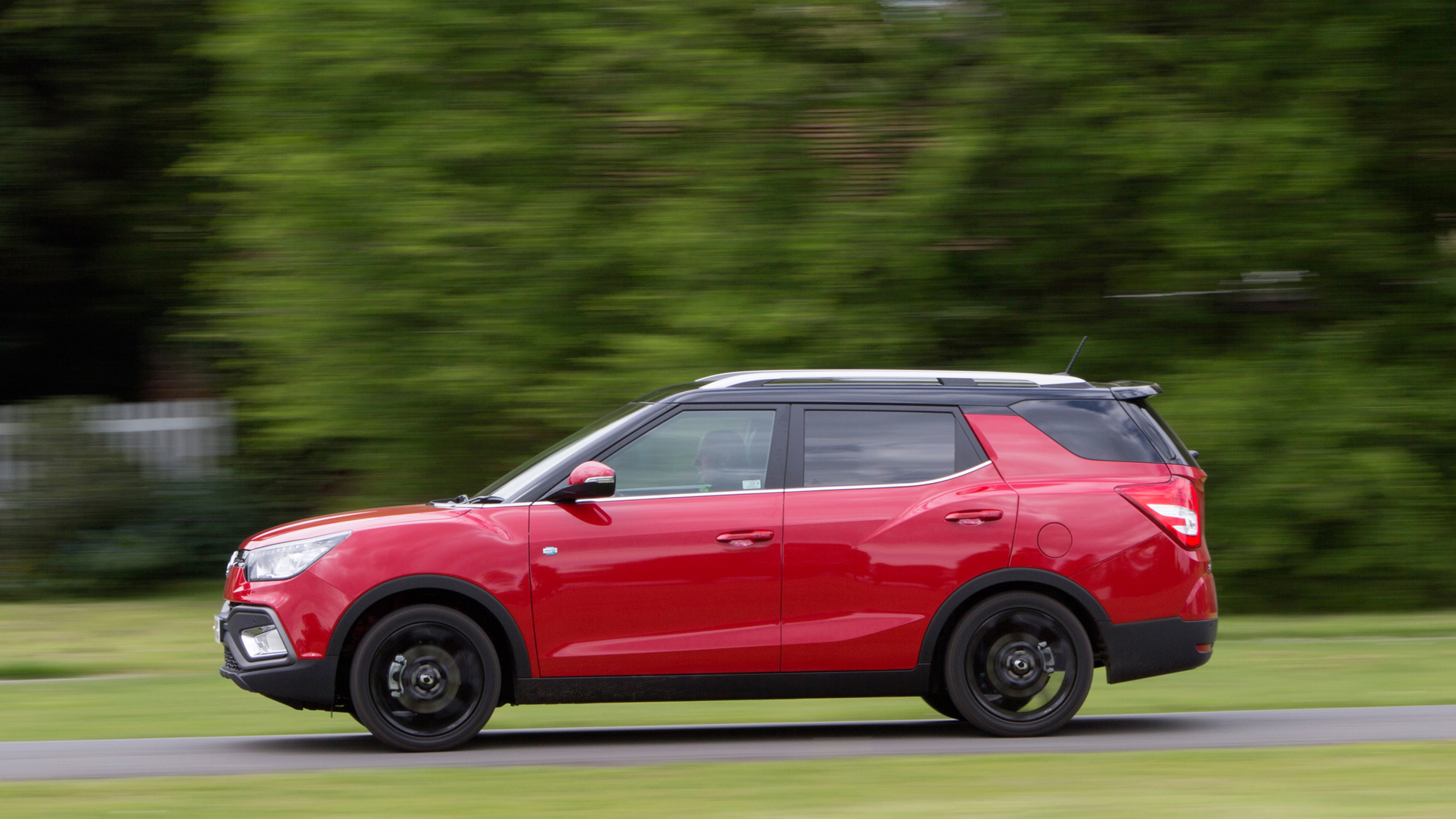 1._ssangyong_tivoli_xlv_elx_3.jpg