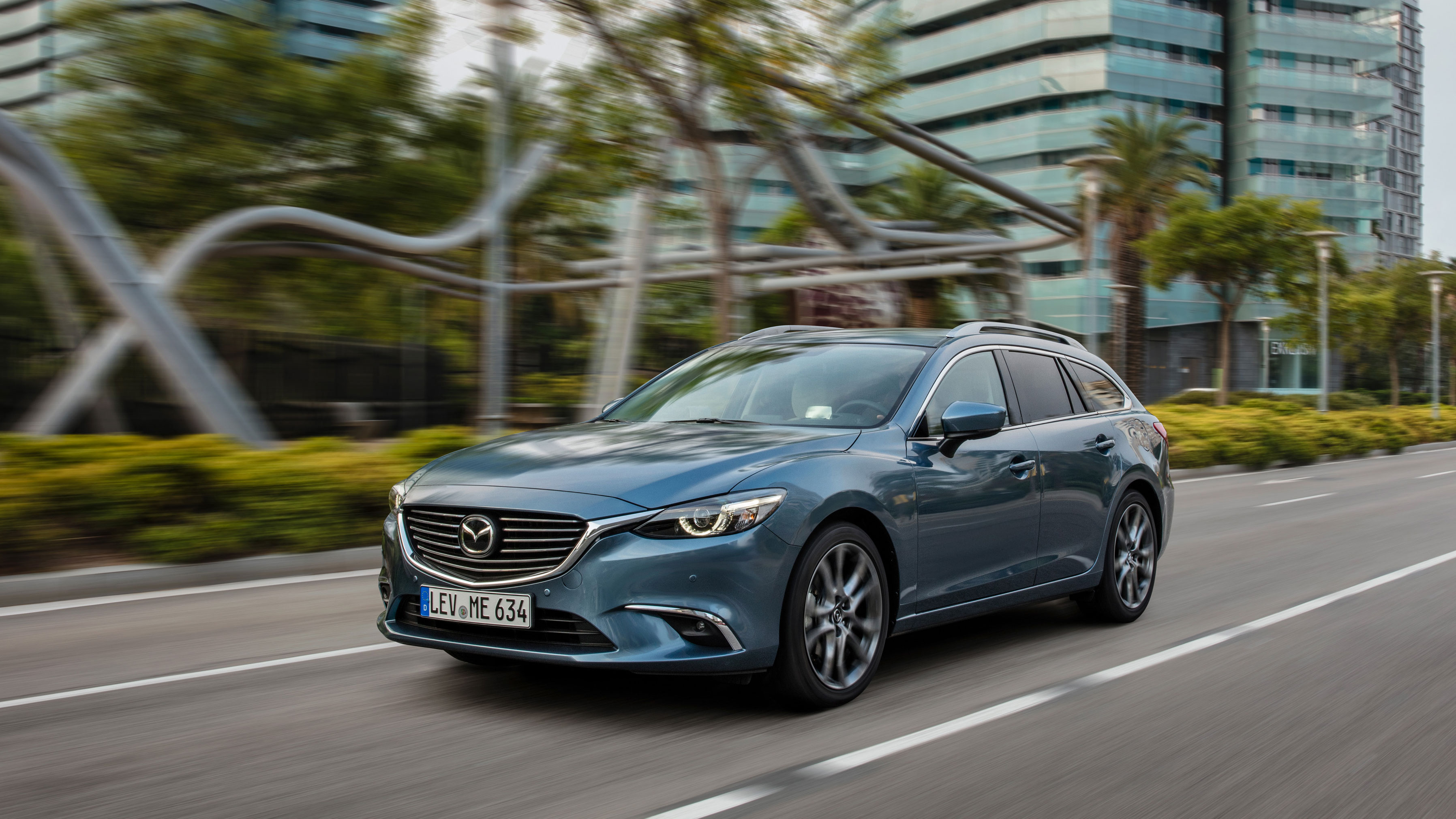 2017-mazda6_wgn_action-7.jpg