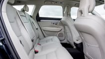 volvo_v90_d4_momentum_049.jpg