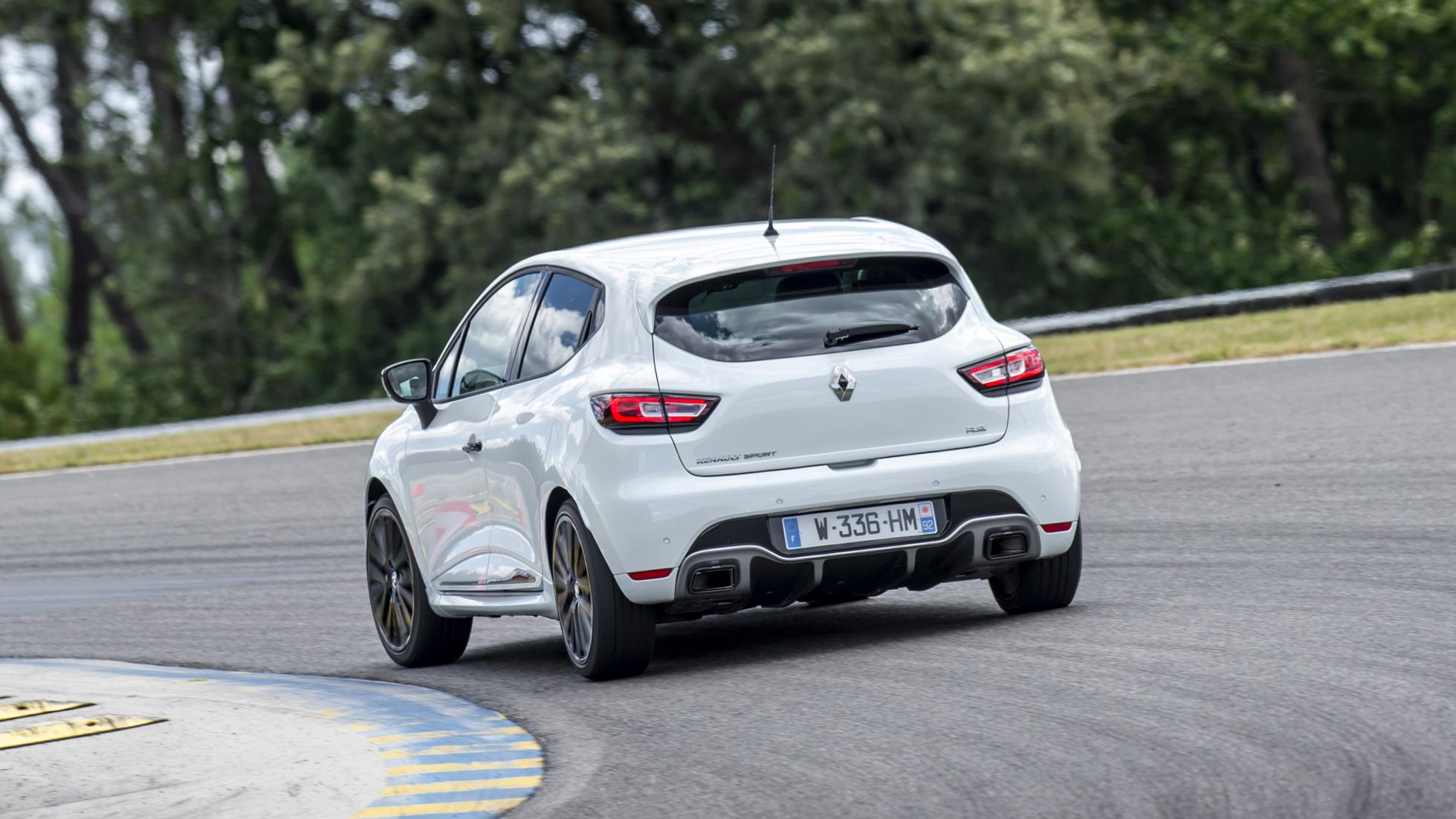 clio_renault_sport_220_trophy_-_intl_test_drive_-_bordeaux_-_140716_50.jpg