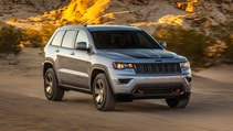 2017-jeep-grand-cherokee-trailhawk-front-three-quarter-in-motion-02.jpg