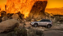 2017-jeep-grand-cherokee-trailhawk-side-02.jpg