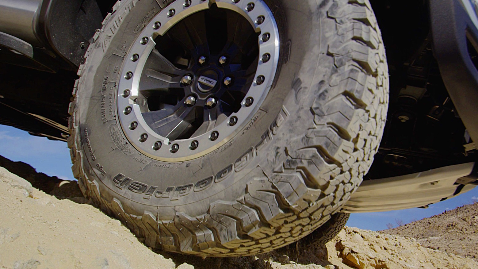 17-raptor-tire_close.jpg