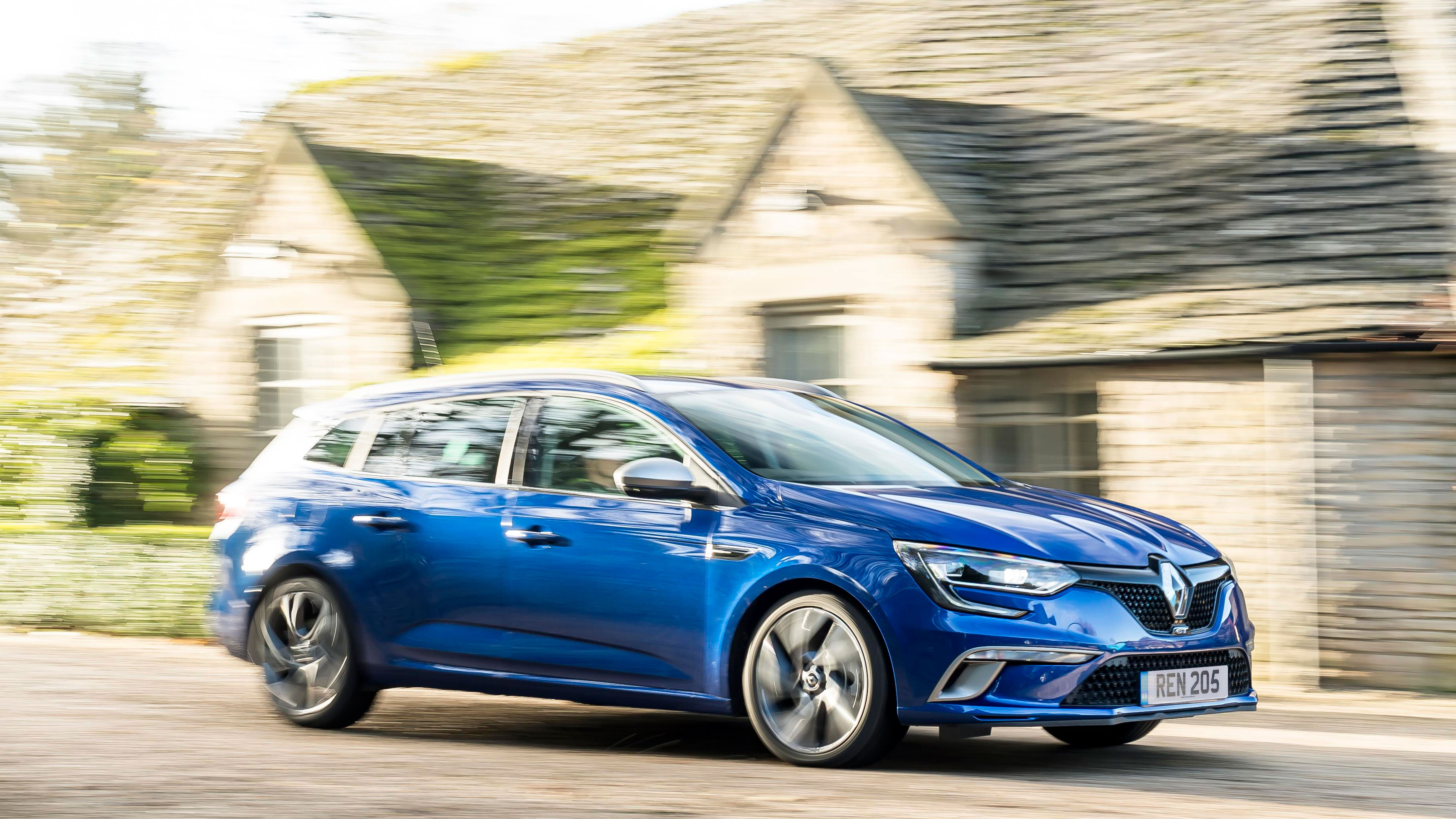 all-new_megane_sport_tourer_gt_205_-_nov_2016_43_rt.jpg