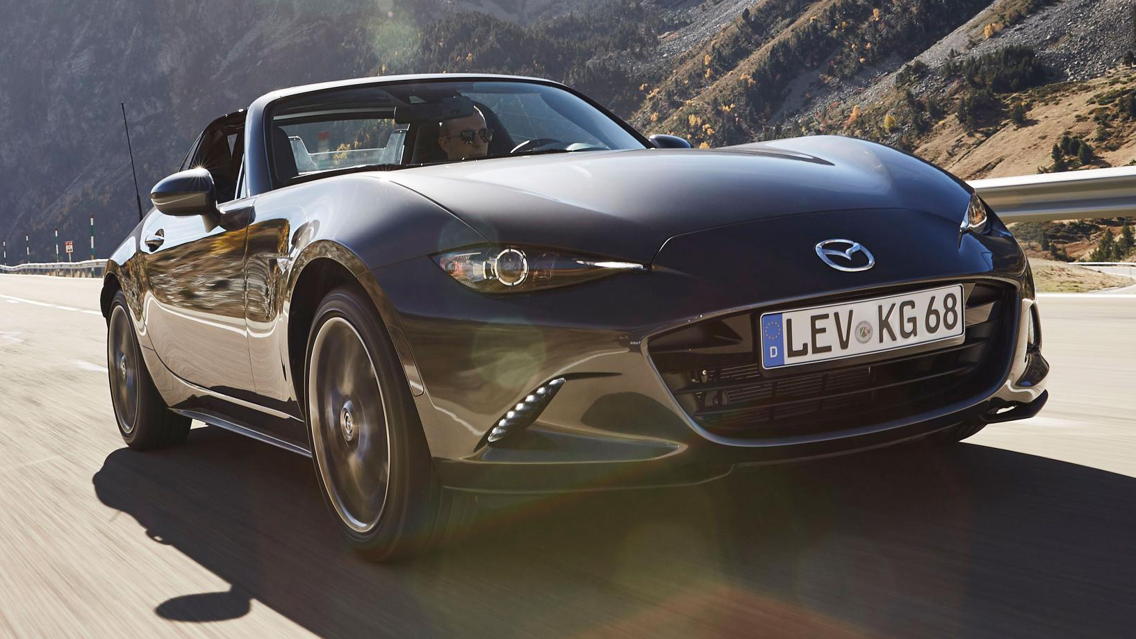 2017_mx5_rf_action_70.jpg