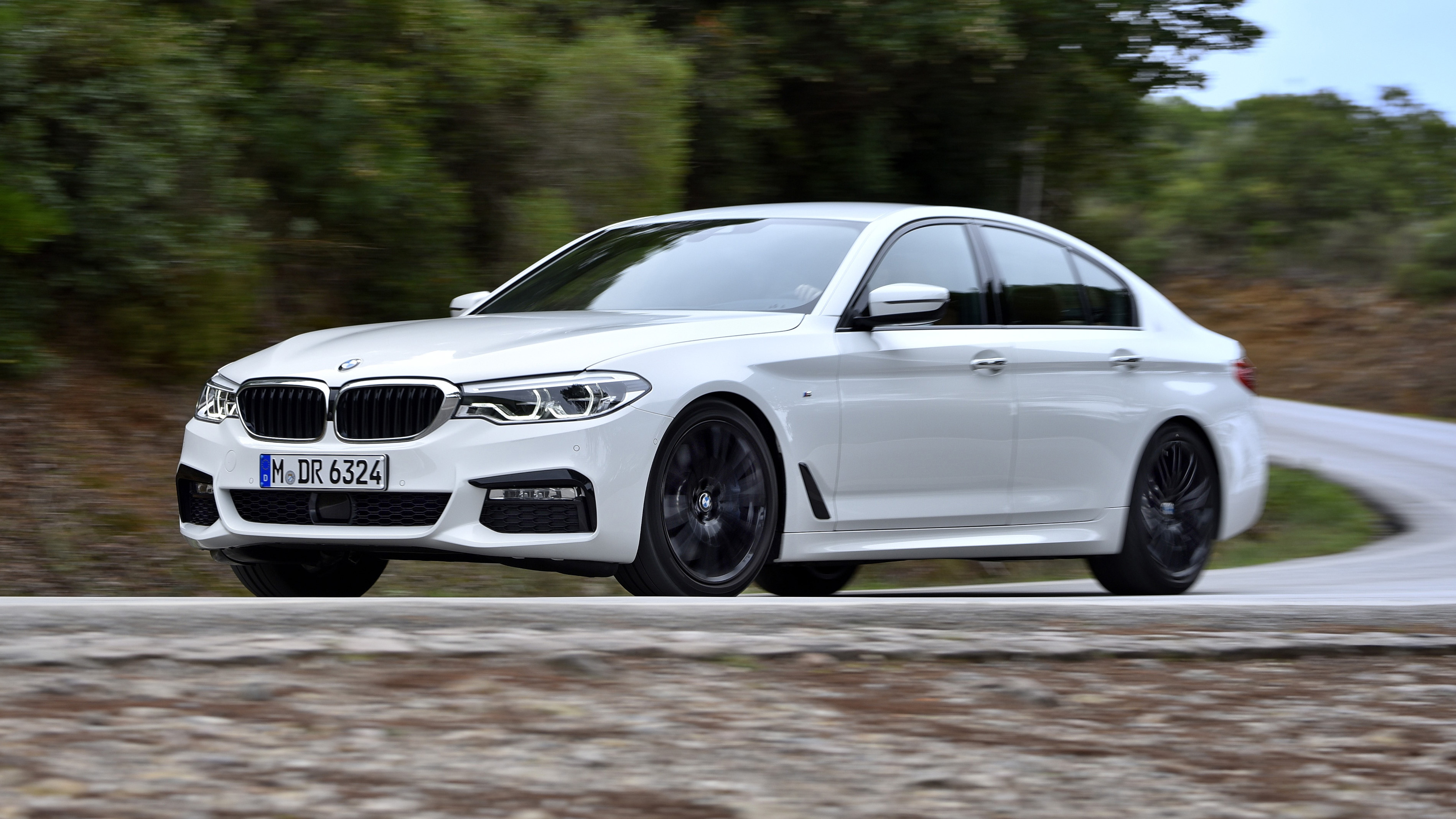 p90243518_highres_the-new-bmw-5-series.jpg