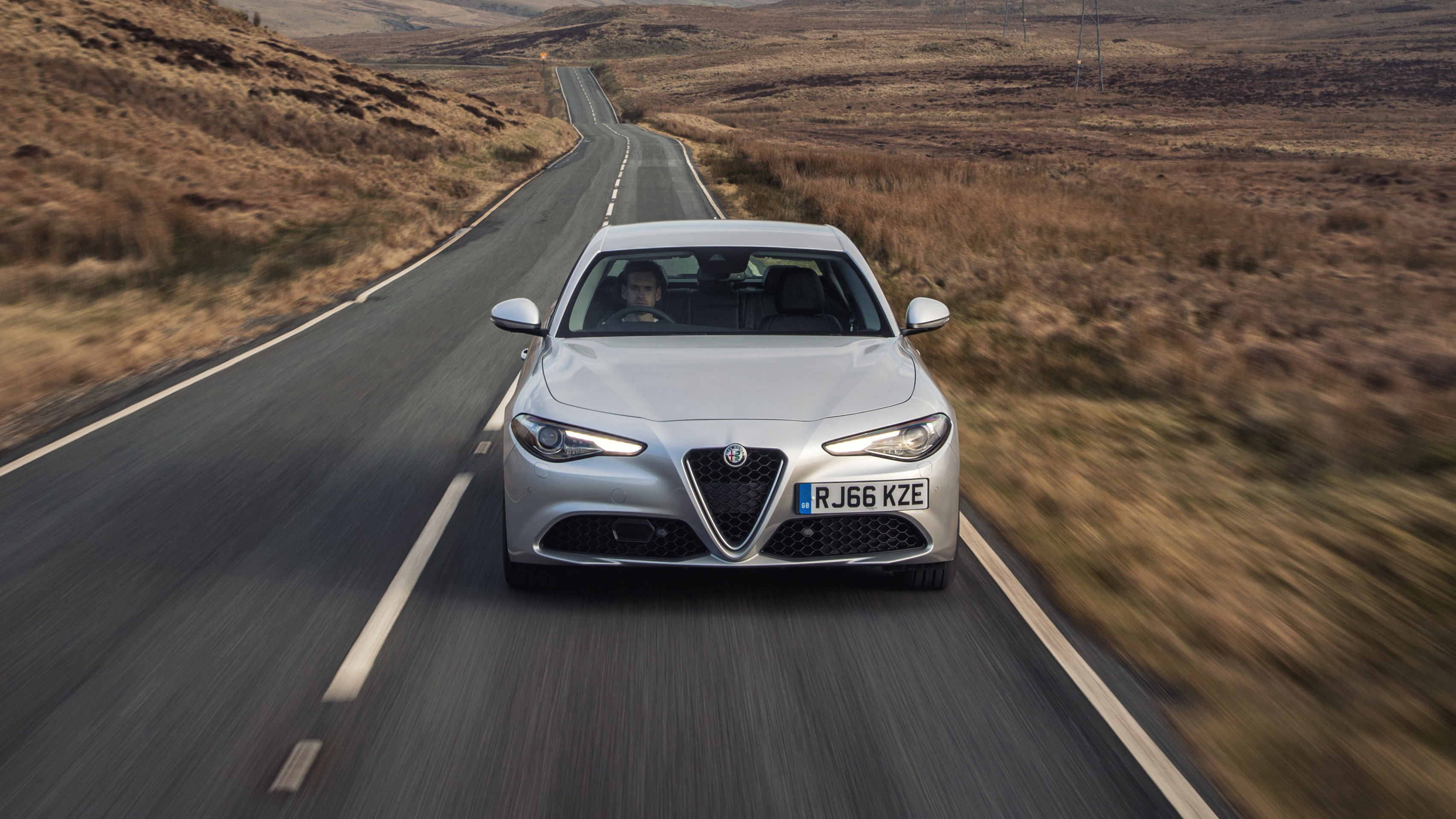 1349136_alfa_romeo_giulia_15.jpg