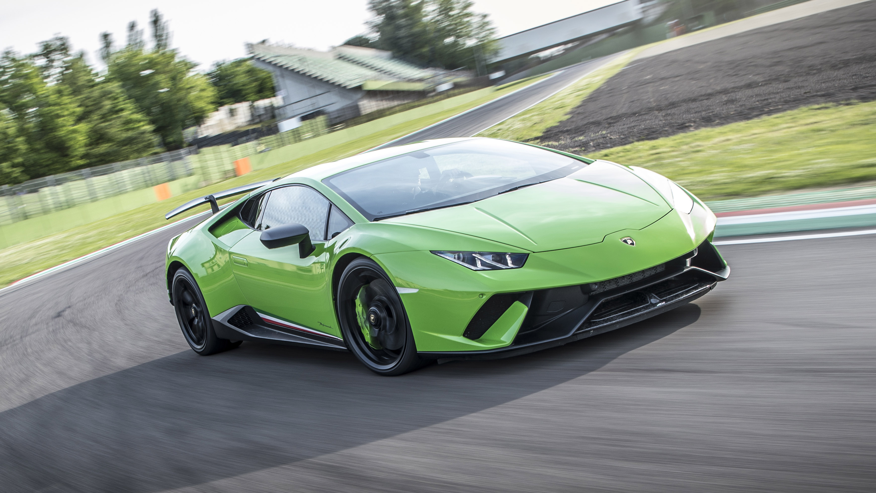 huracan_performante_green_030.jpg