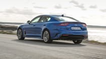 kia_stinger_blue_dynamic_6.jpg