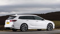 insignia_gsi_sports_tourer_12.jpg