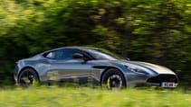 aston_martin_db11_amr_signature_edition_23982.jpg