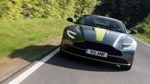 aston_martin_db11_amr_signature_edition_24085.jpg
