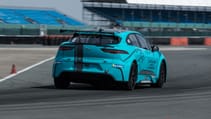 ollie_marriage_i-pace_etrophy_32.jpg