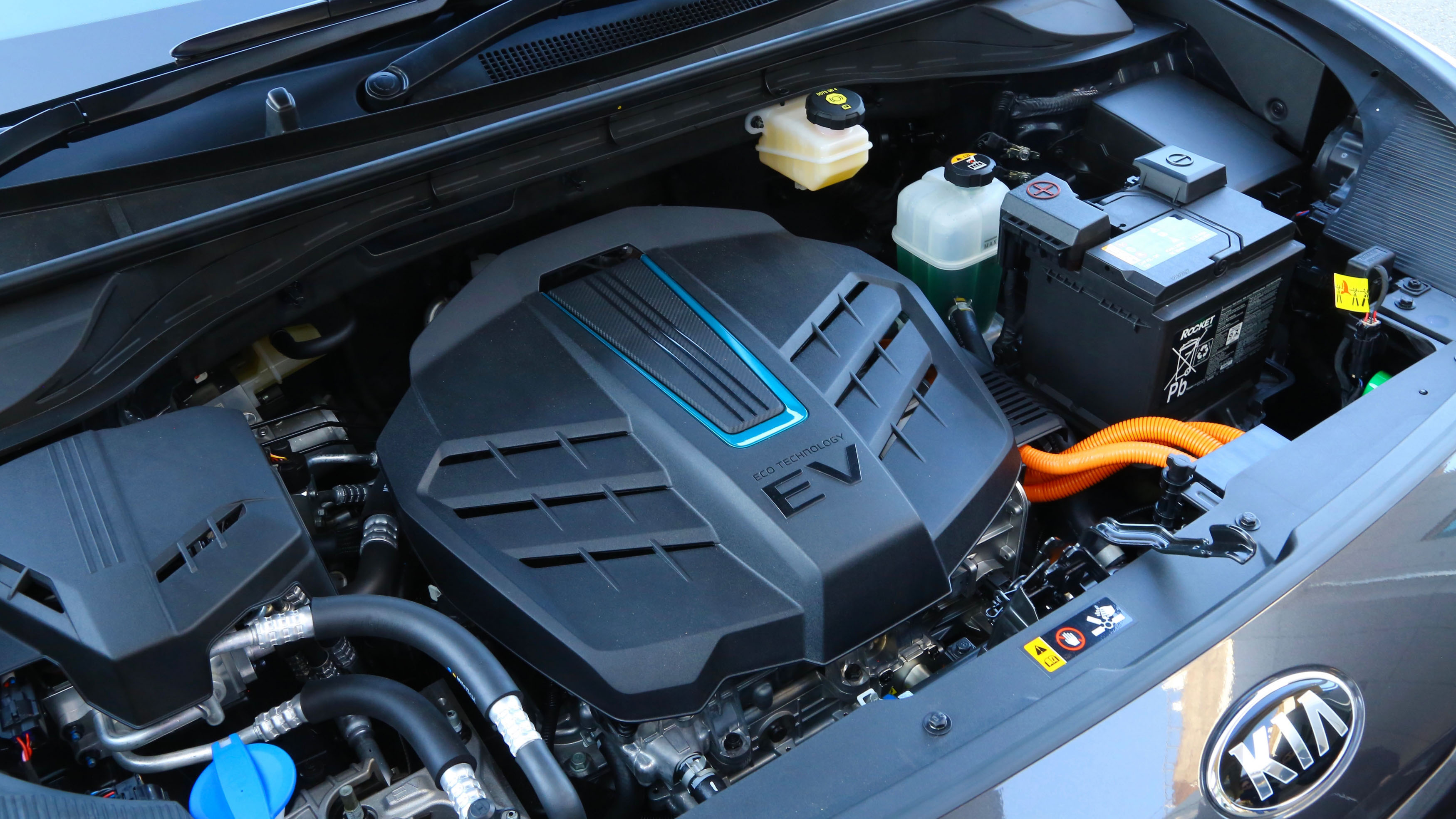 medium-11777-kiae-niro-engine.jpg