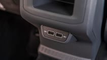 t-cross_sel-21871.jpg