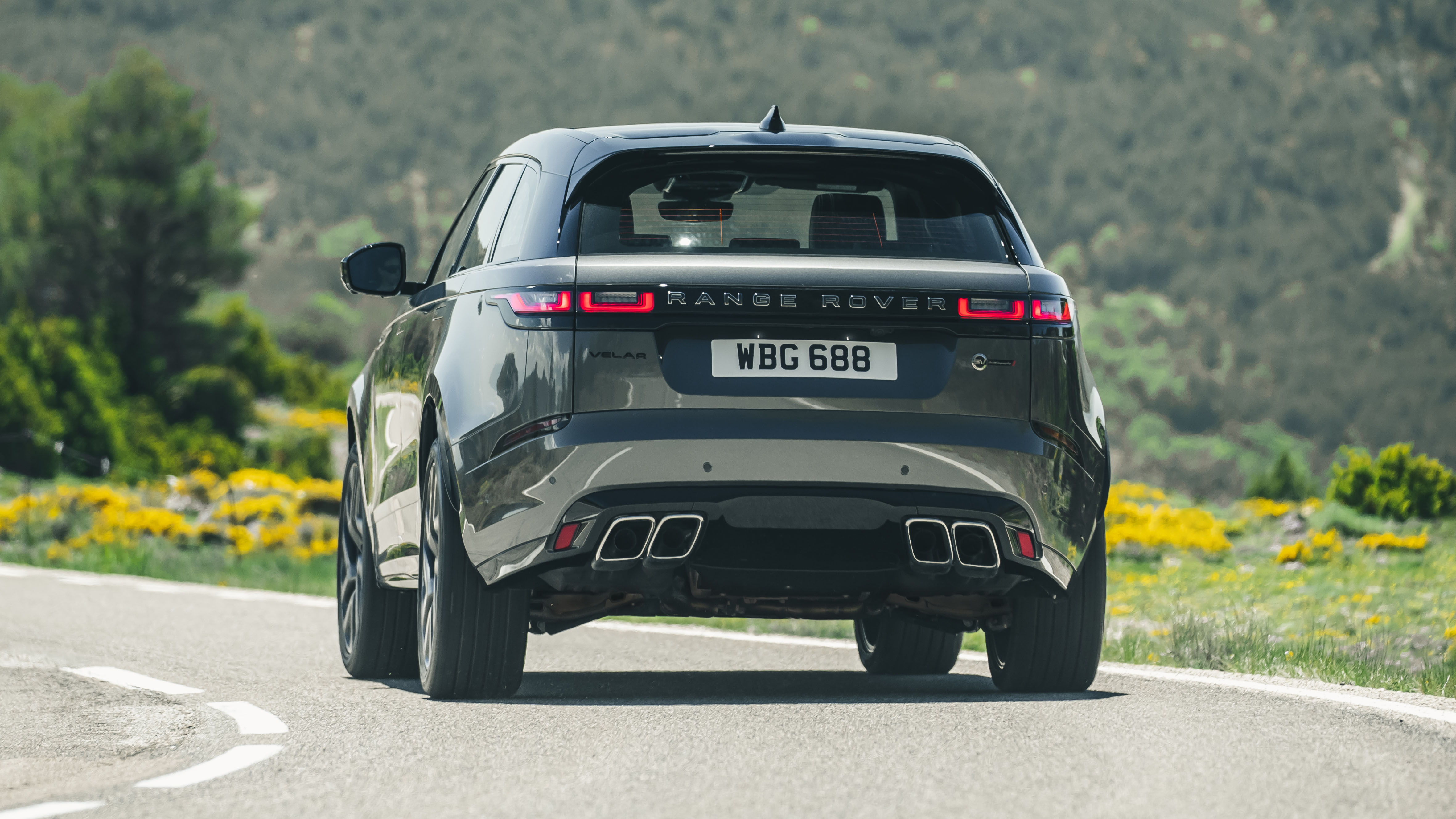20my_rr_velar_svade_mediadrive_onroad_037.jpg