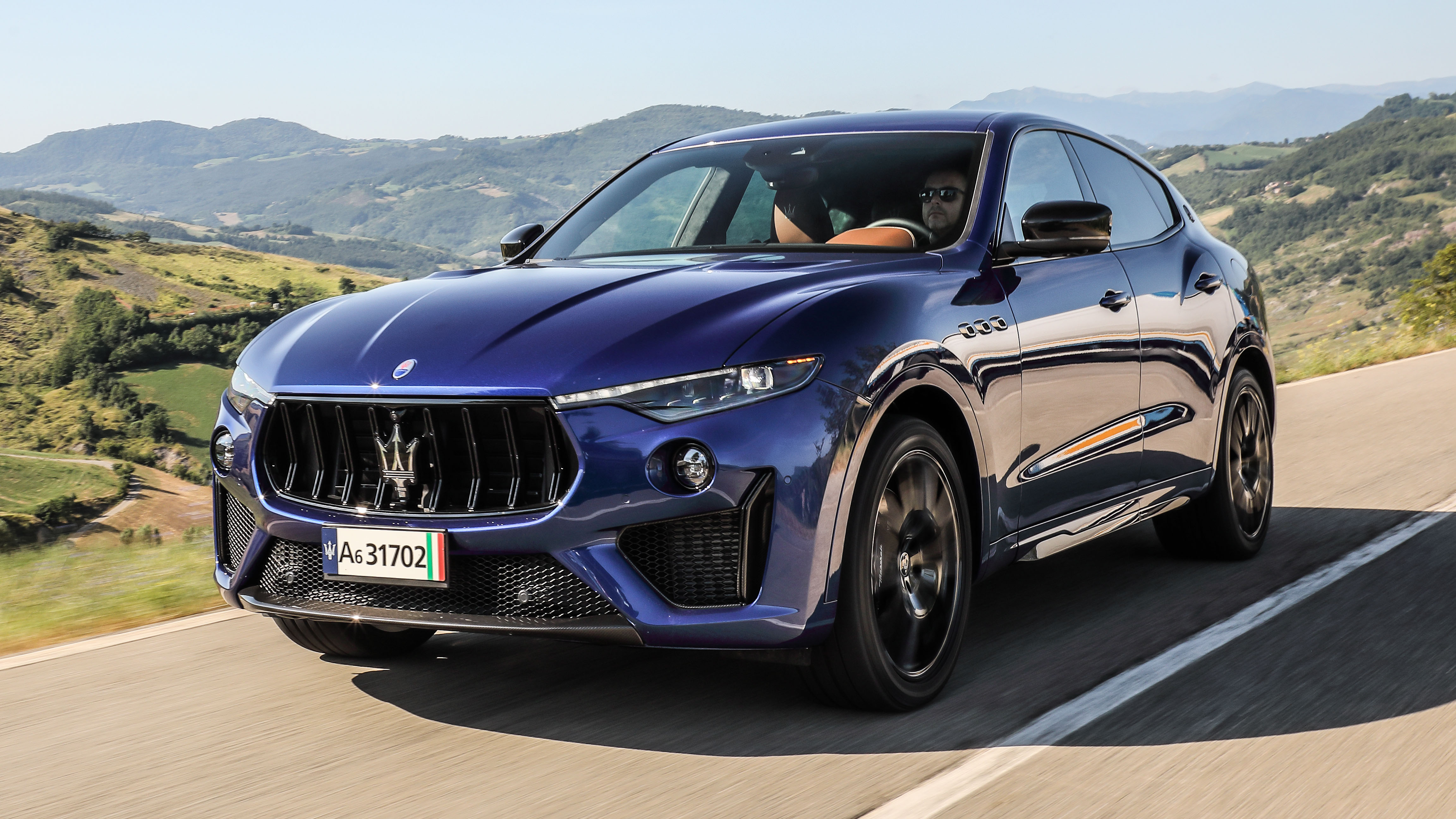 maserati_levante_trofeo_dynamic_18.jpg