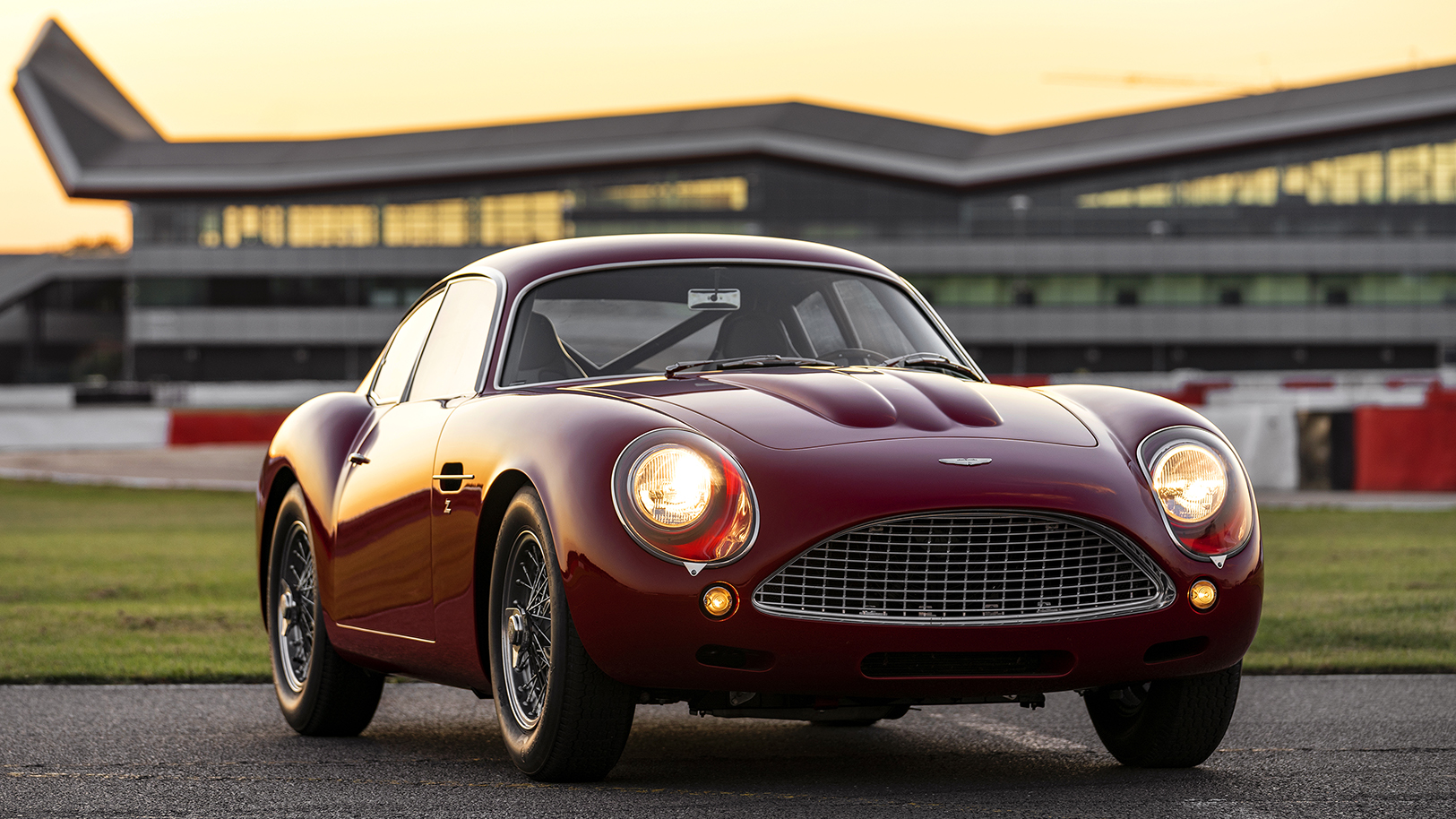 aston_martin_db4_gt_zagato_-_photo_max_earey_18.jpg