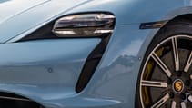 frozen_blue_metallic_taycan4s_059.jpg