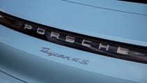 frozen_blue_metallic_taycan4s_076.jpg