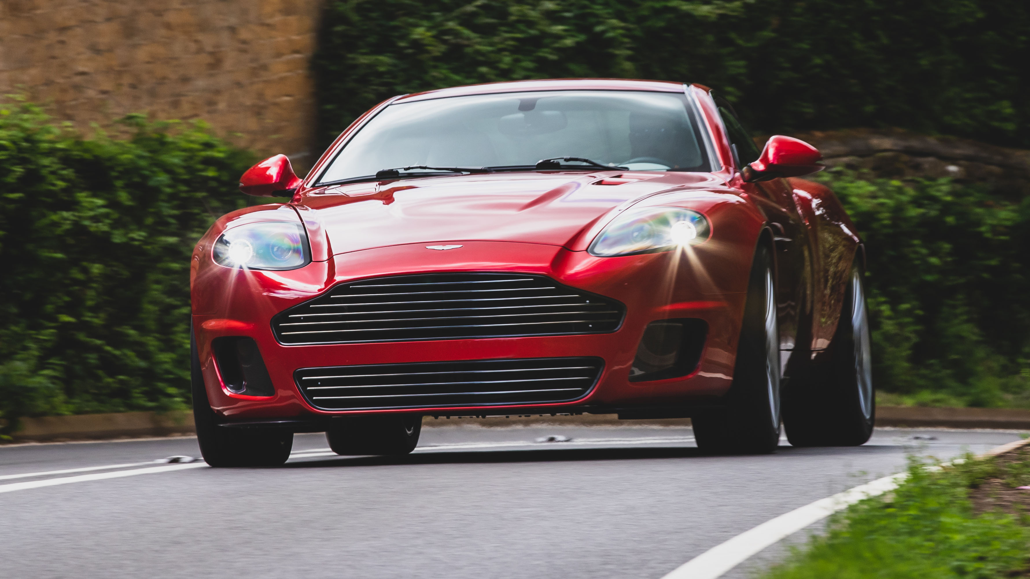 aston_martin_callum_vanquish_25_corner_2.jpg