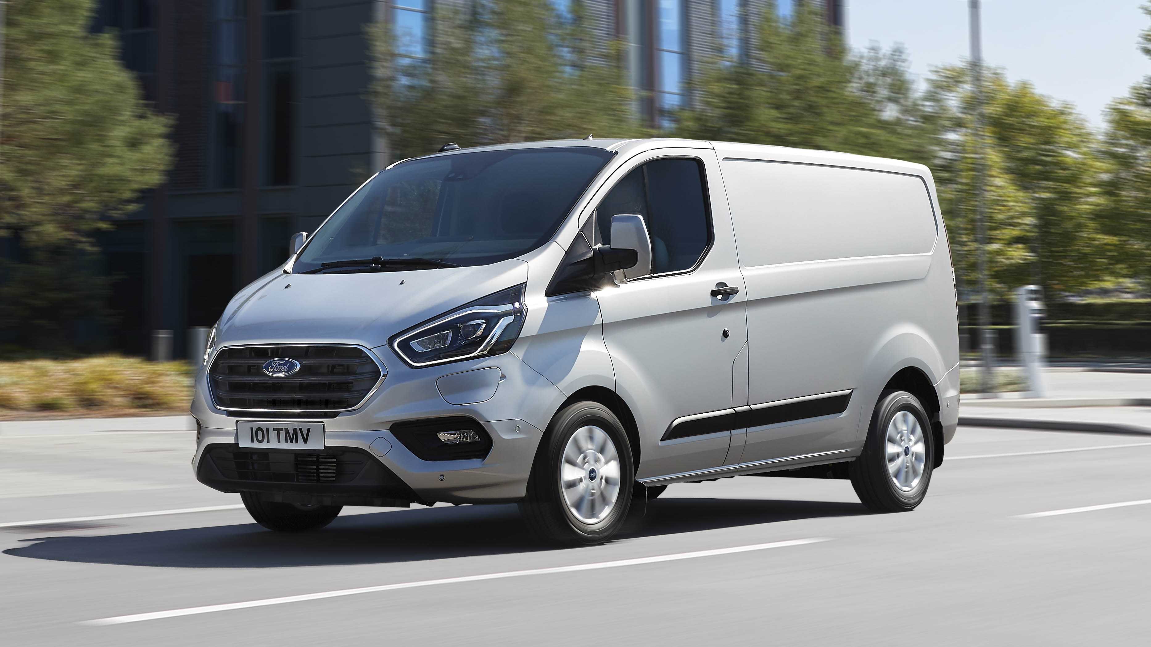 2018_ford_transit_phev_02.jpg