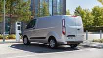 2018_ford_transit_phev_05.jpg