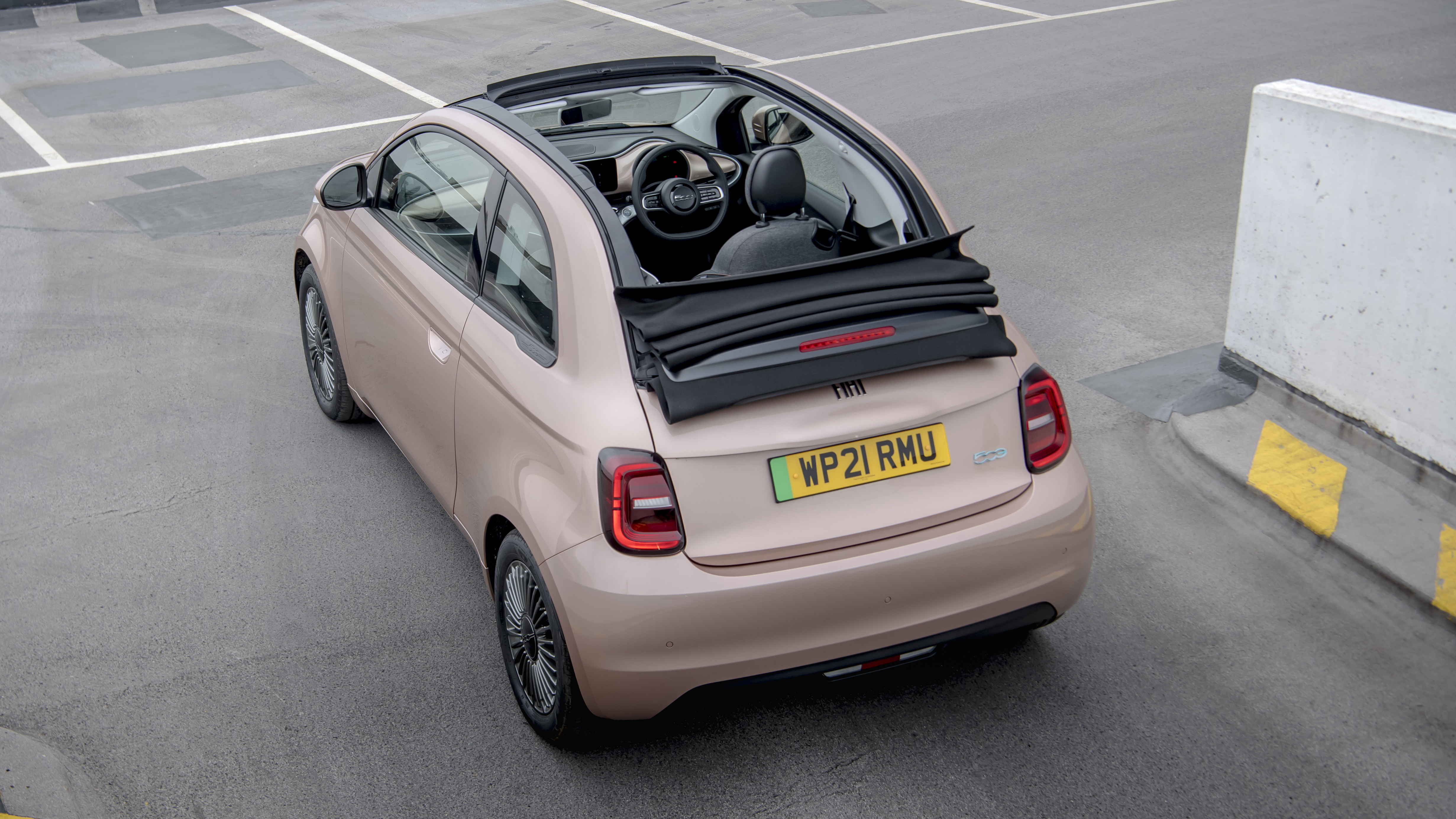 Fiat 500C with its roof open