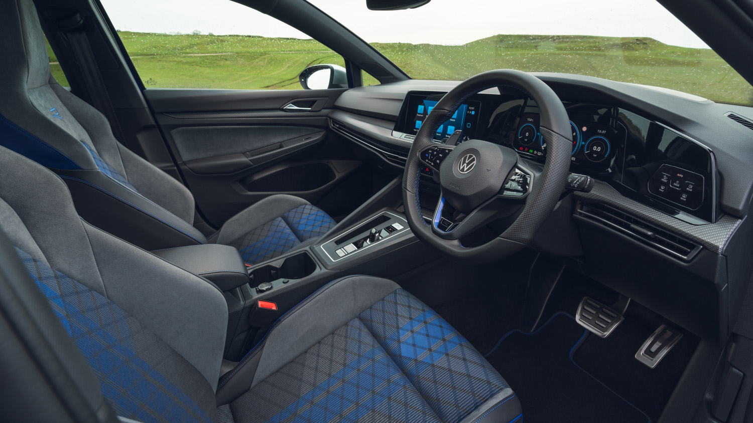 Volkswagen Golf R Mk8 interior