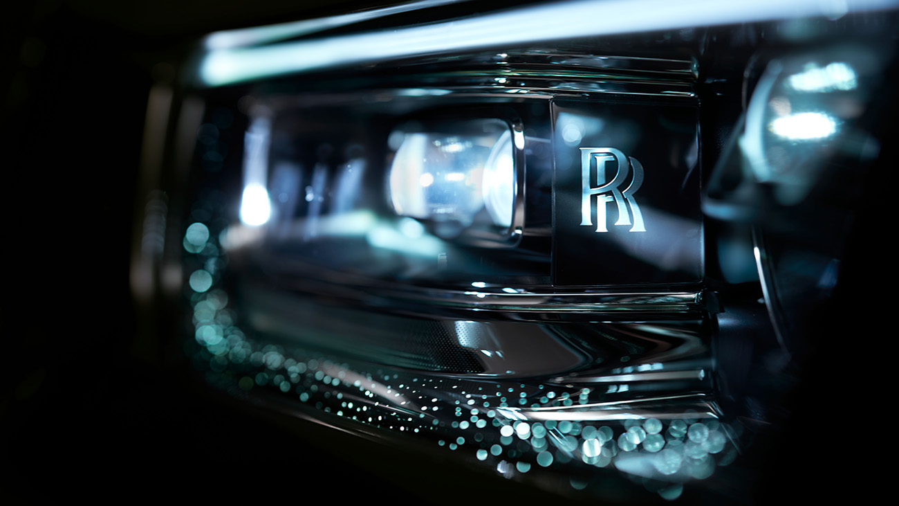 Rolls-Royce Phantom Series II LWB headlight detail