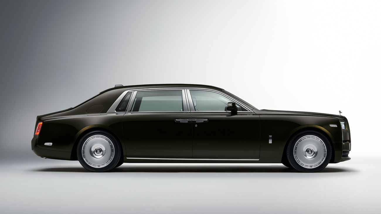 Rolls-Royce Phantom Series II LWB side view