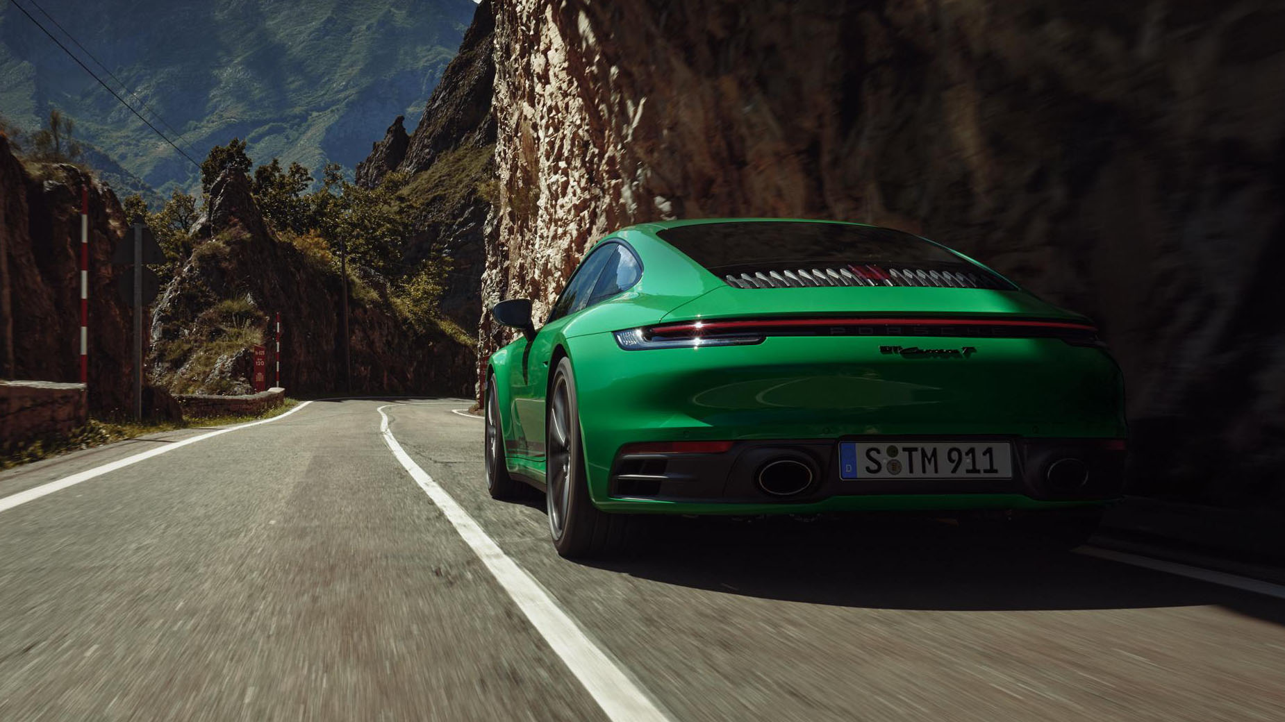 Today’s new flavour of Porsche 911 is the weight-stripped Carrera T