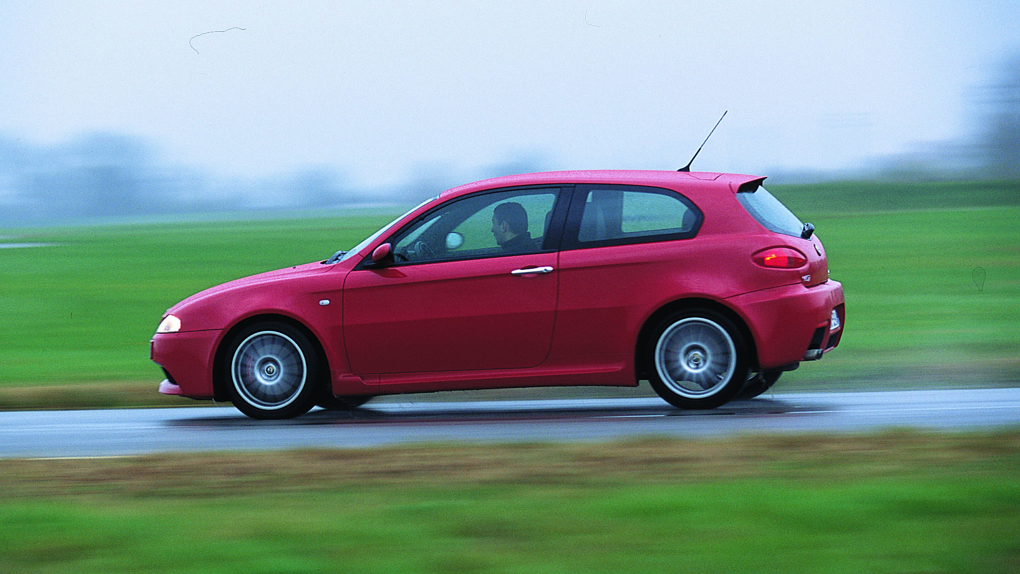 Ford Focus RS vs Alfa Romeo 147 GTA vs Volkswagen Golf R32 Top Gear archive