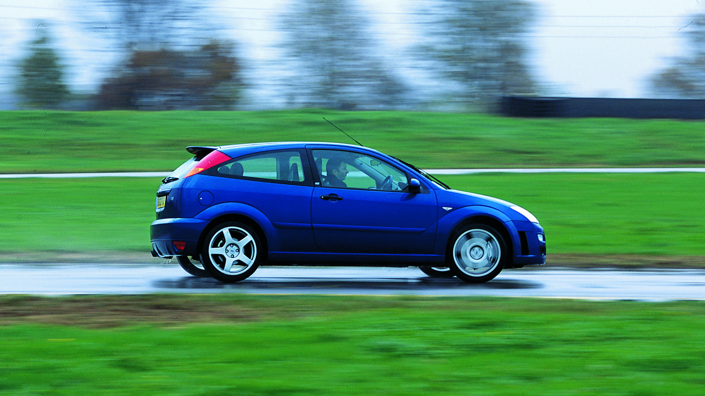 Ford Focus RS vs Alfa Romeo 147 GTA vs Volkswagen Golf R32 Top Gear archive