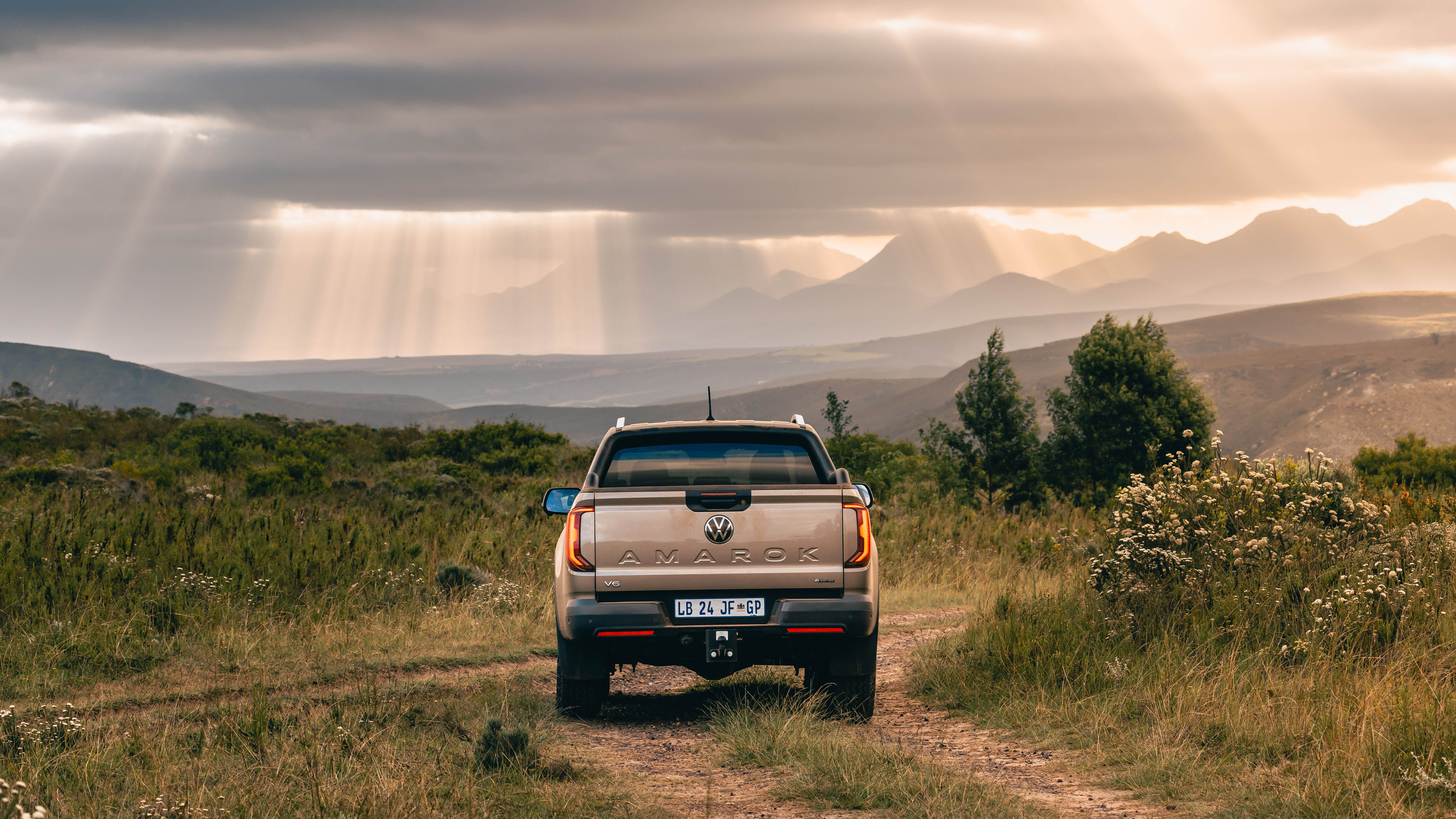 Top Gear saves the rhinos in South Africa Volkswagen Amarok