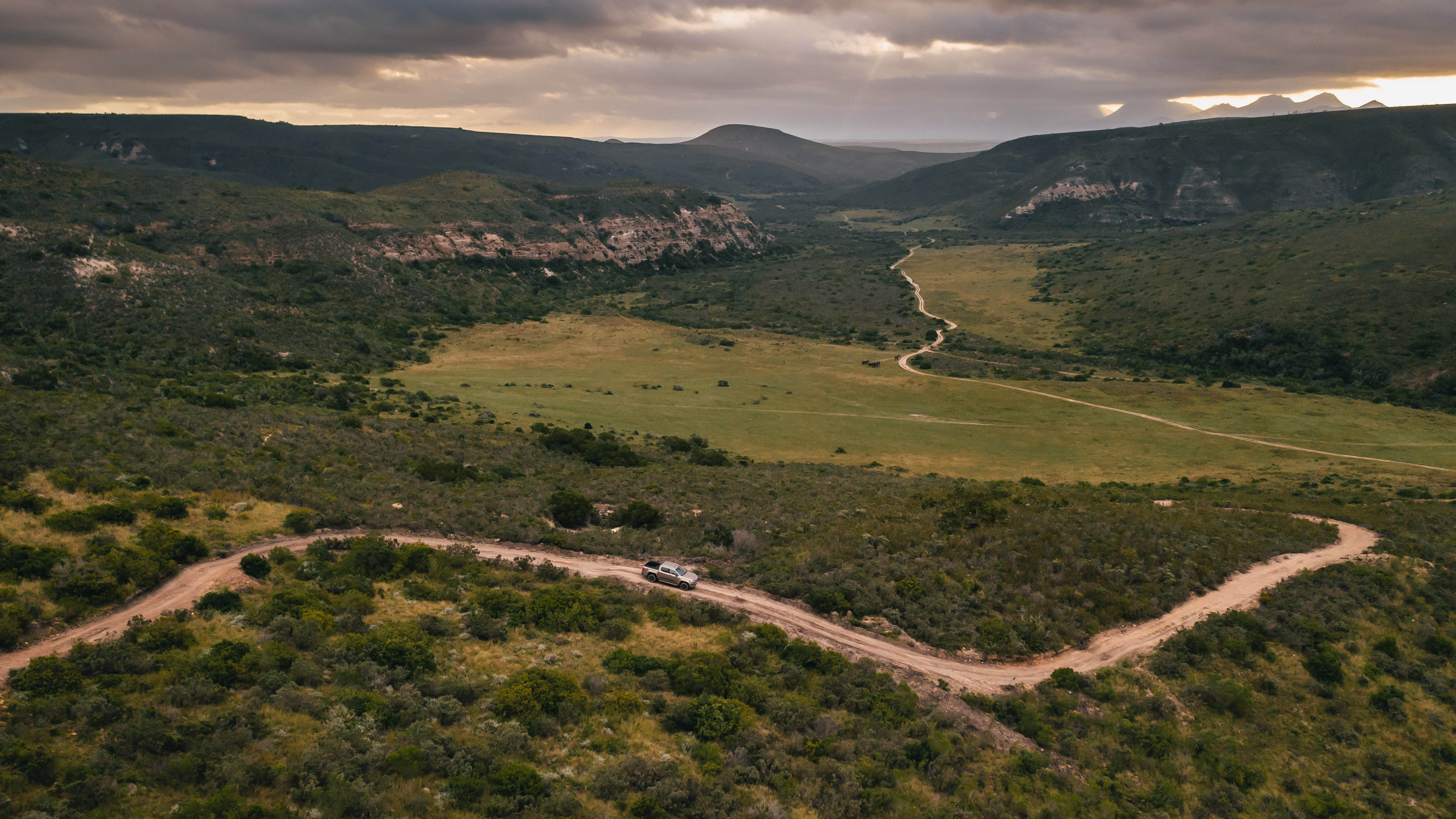 Top Gear saves the rhinos in South Africa Volkswagen Amarok