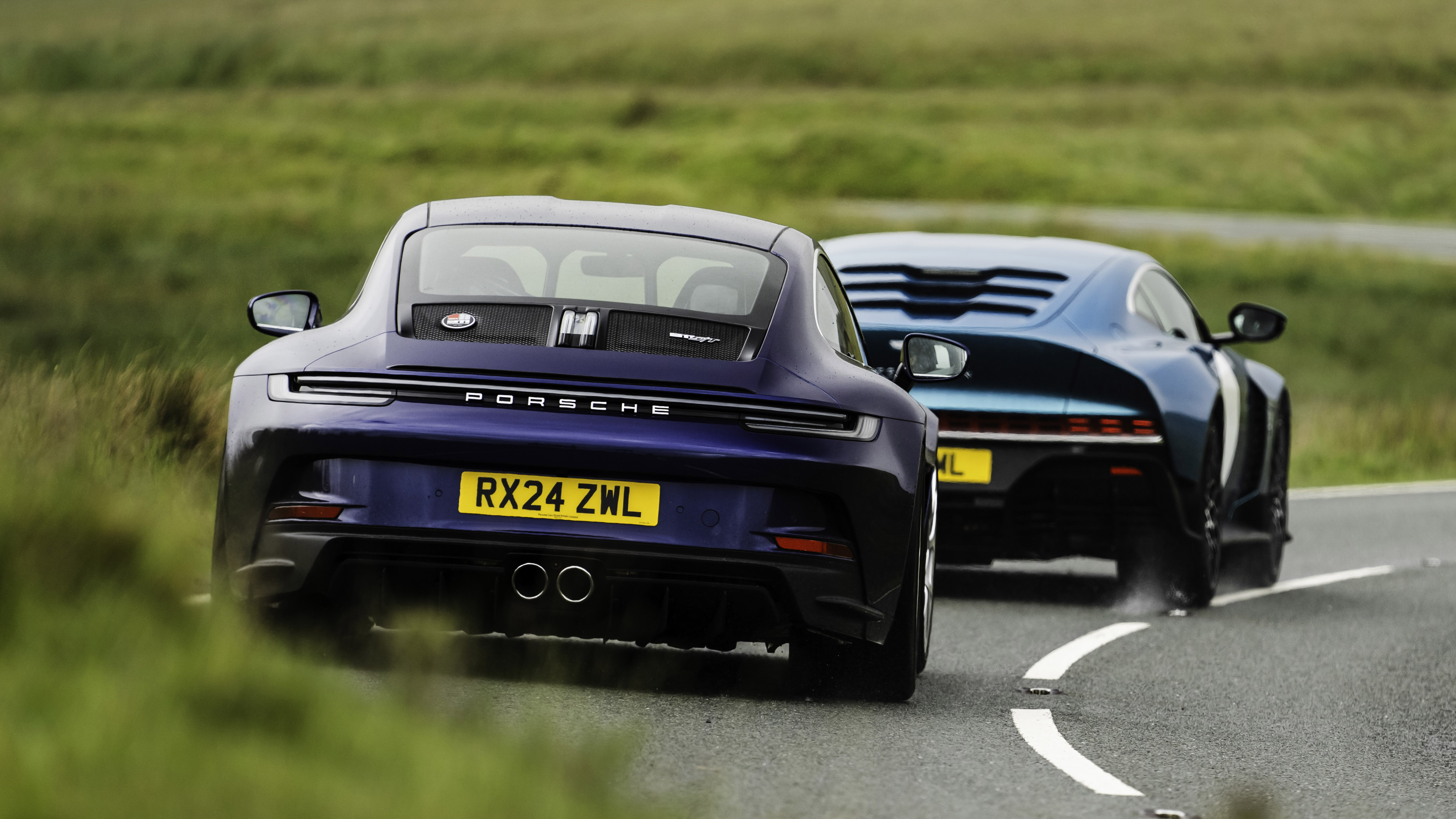 Aston Martin Valour / Porsche 911 S/T