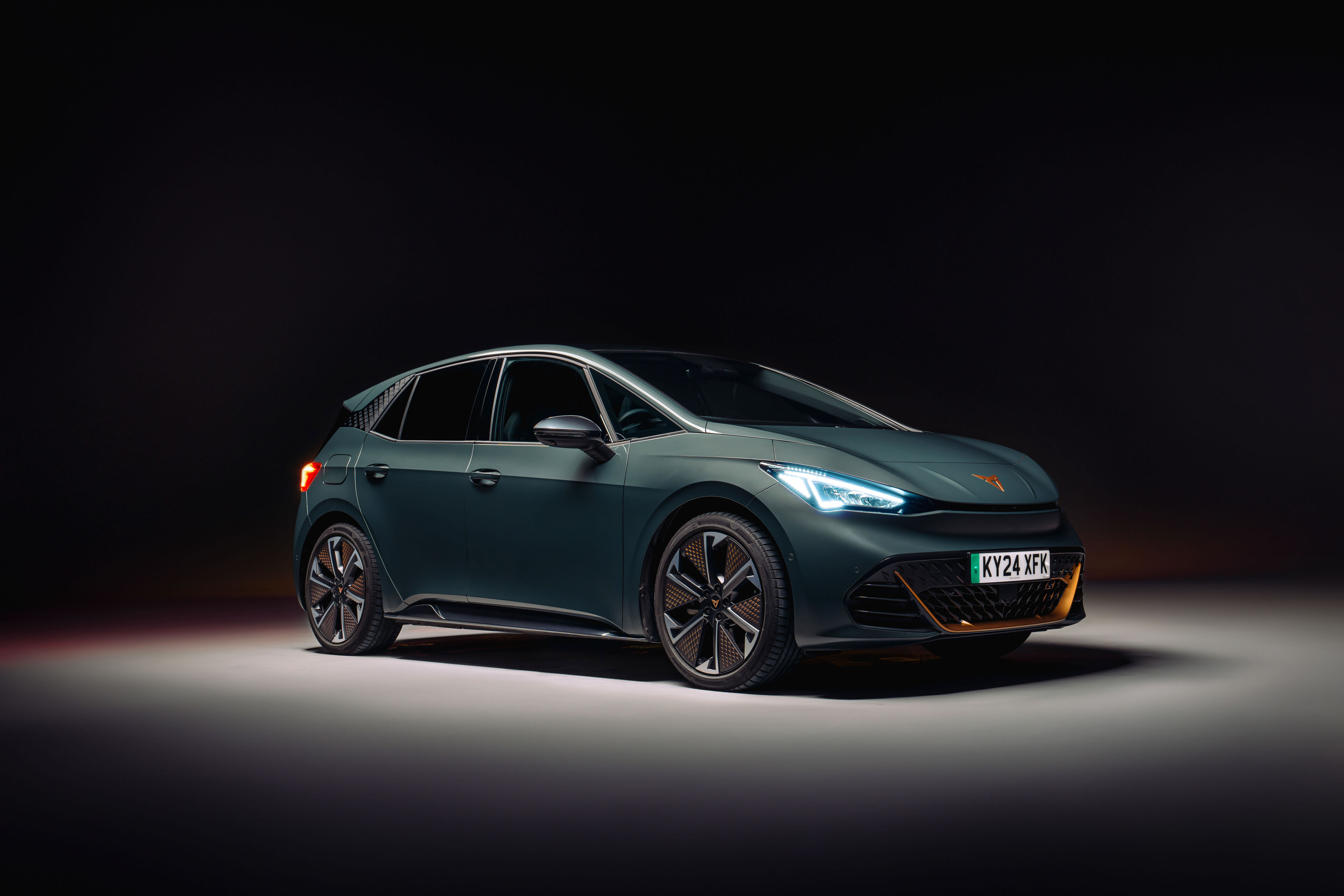 CUPRA Born VZ Studio