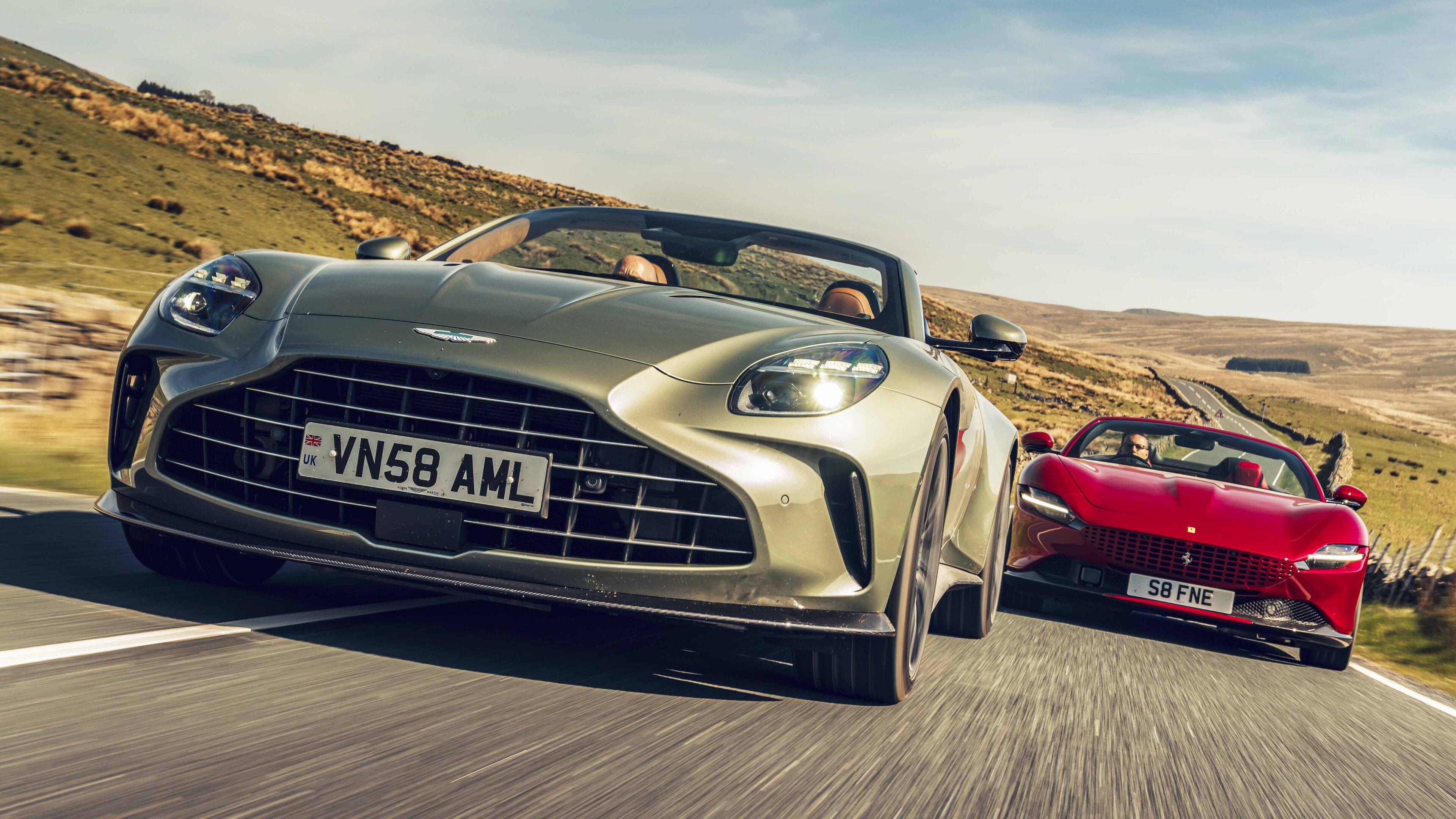 Aston Martin Vantage Roadster, Ferrari Roma Spider