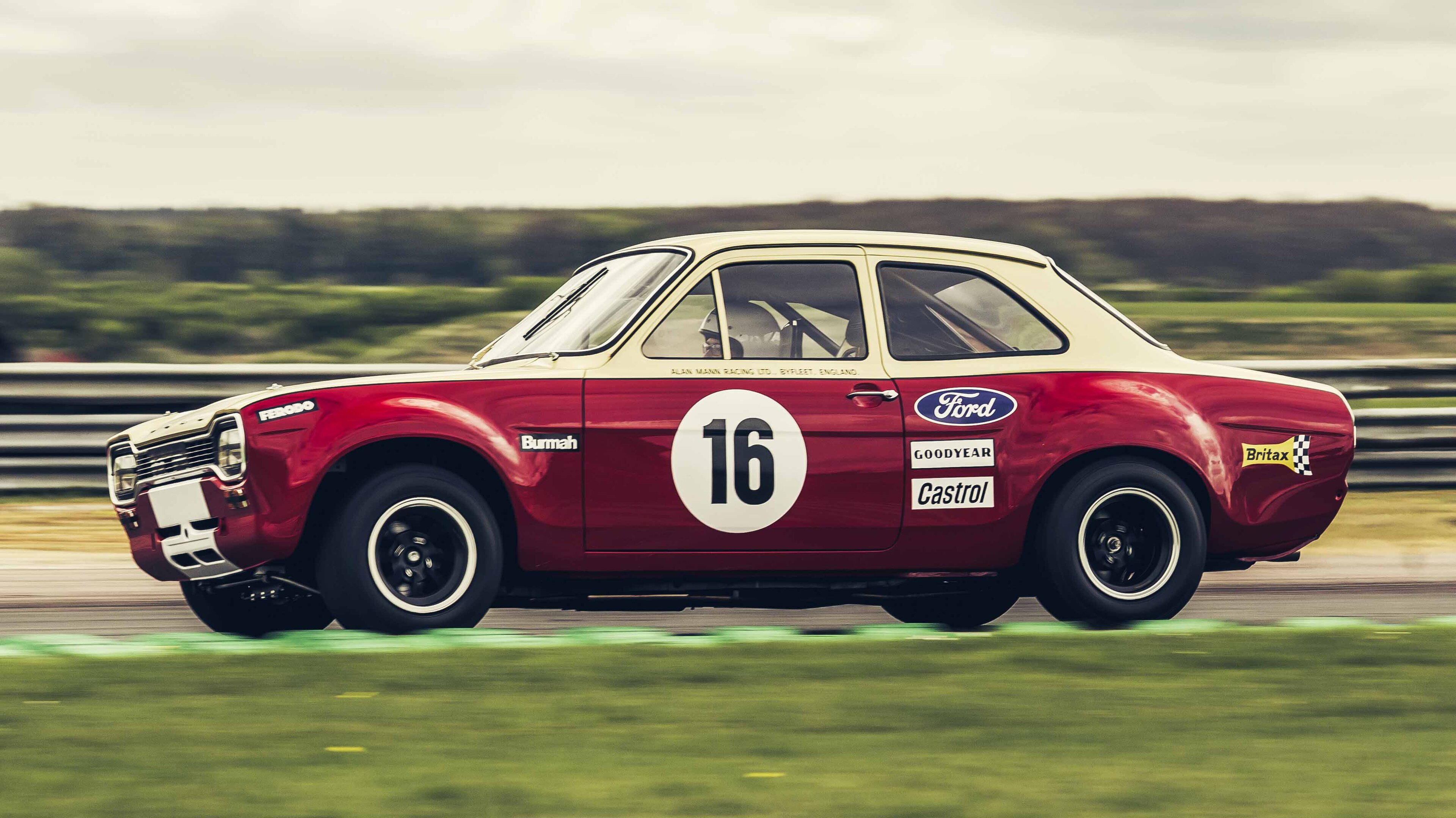 identikit Ford Escort