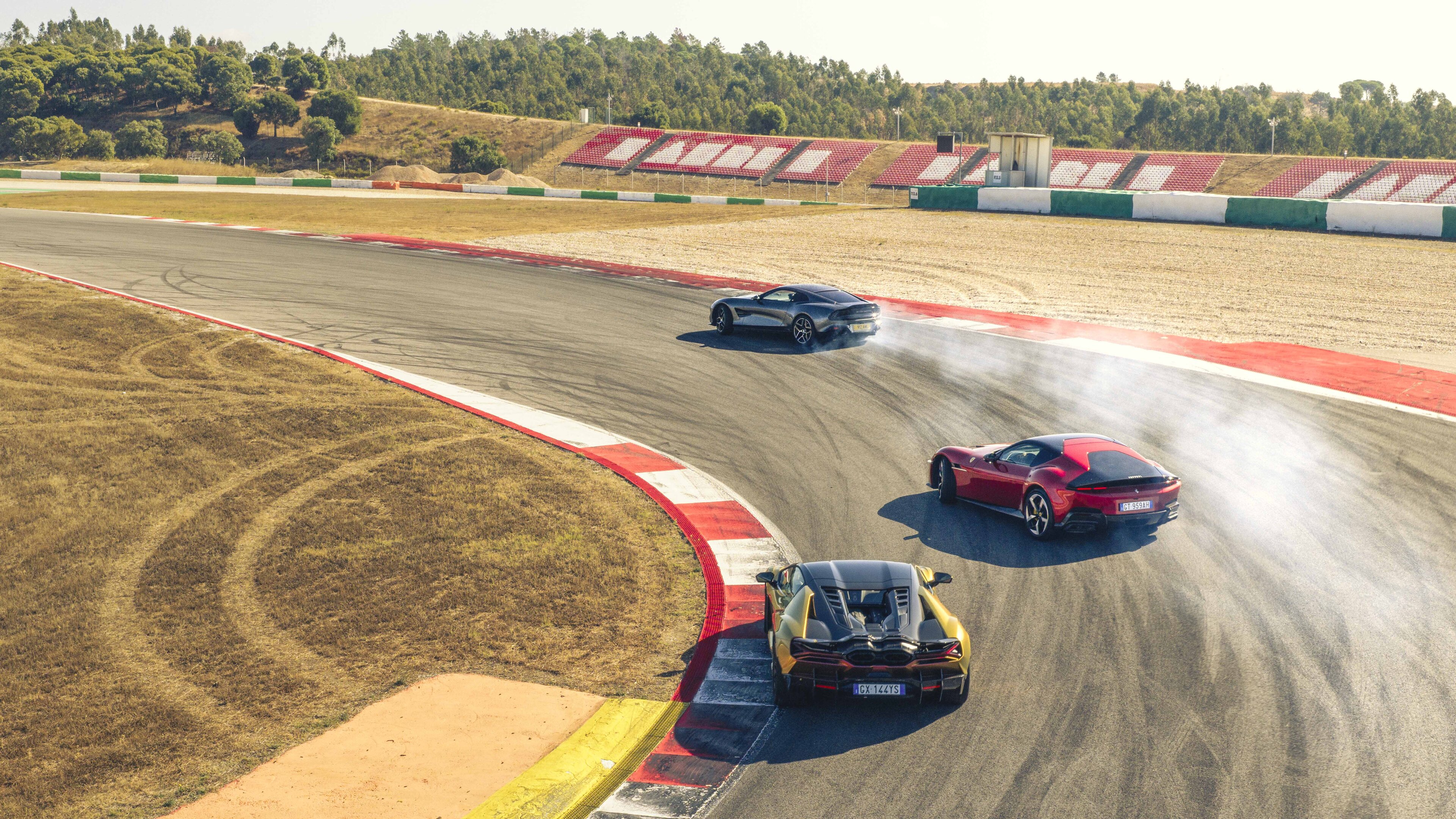 Aston Martin Vanquish, Ferrari 12Cilindri, Lamborghini Revuelto