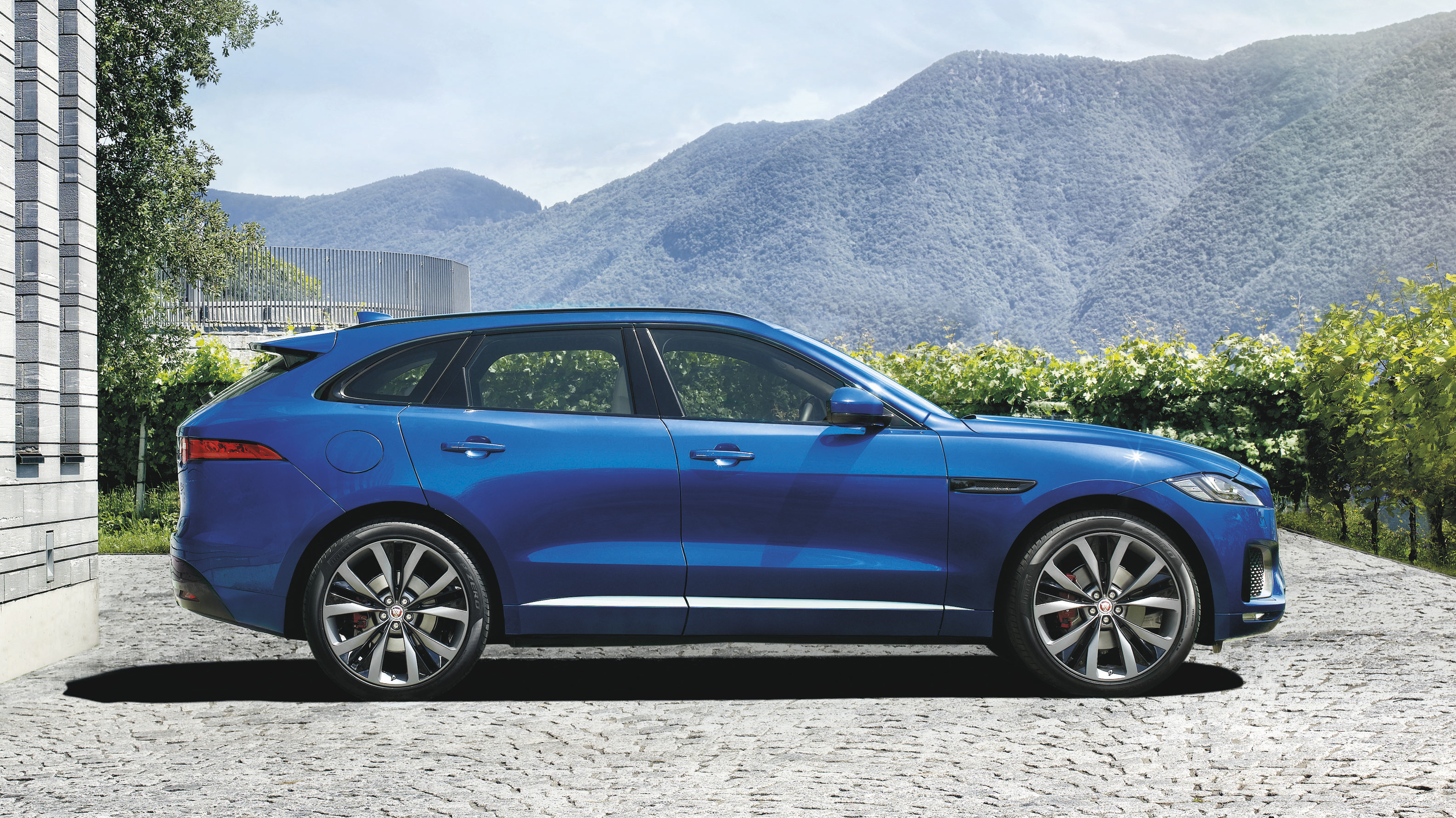 jaguar_f-pace_le_s_location-01.jpg