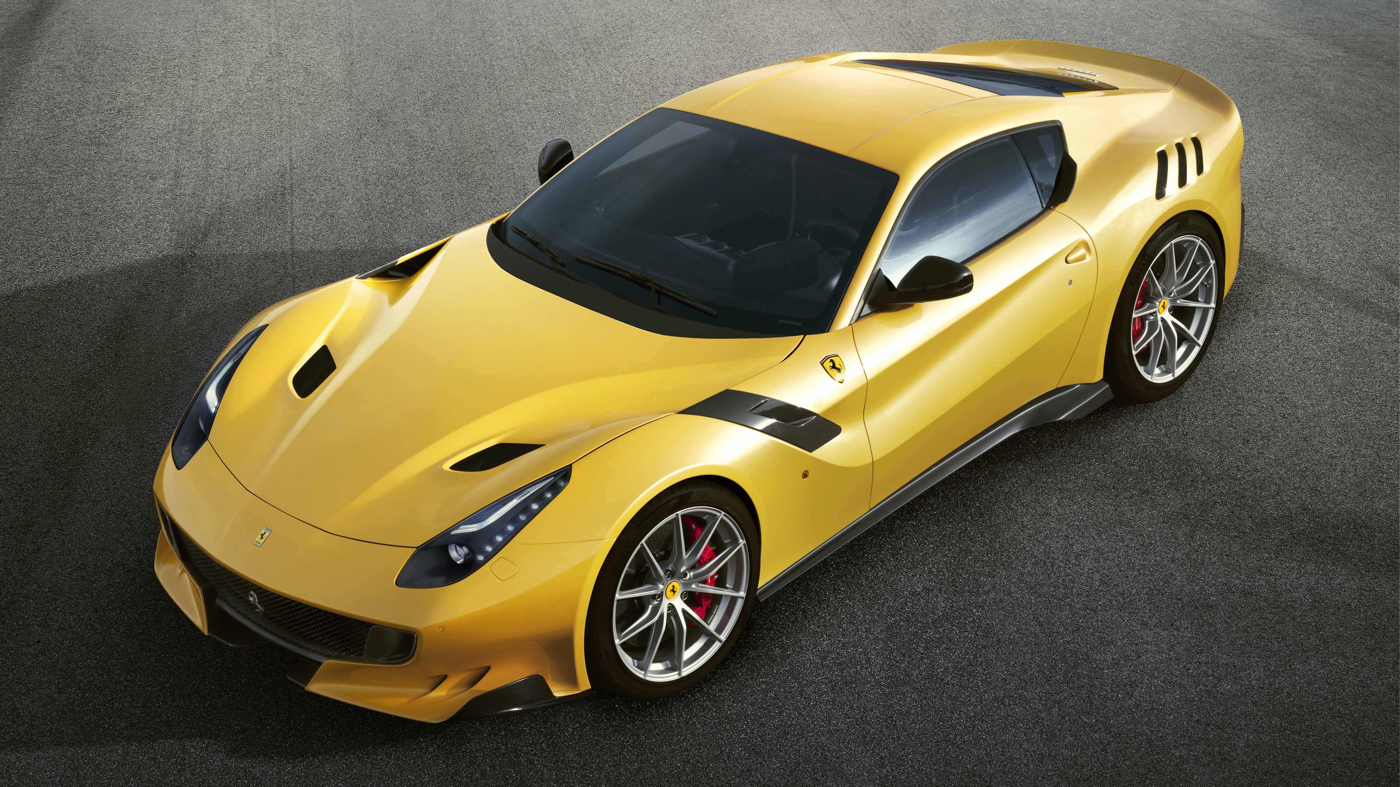 ferrari_f12tdf_2low.jpg