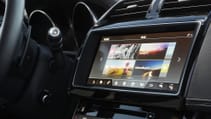 jaguar_xe_awd_location_detail_02.jpg