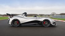 lotus_3-eleven_road_side.jpg