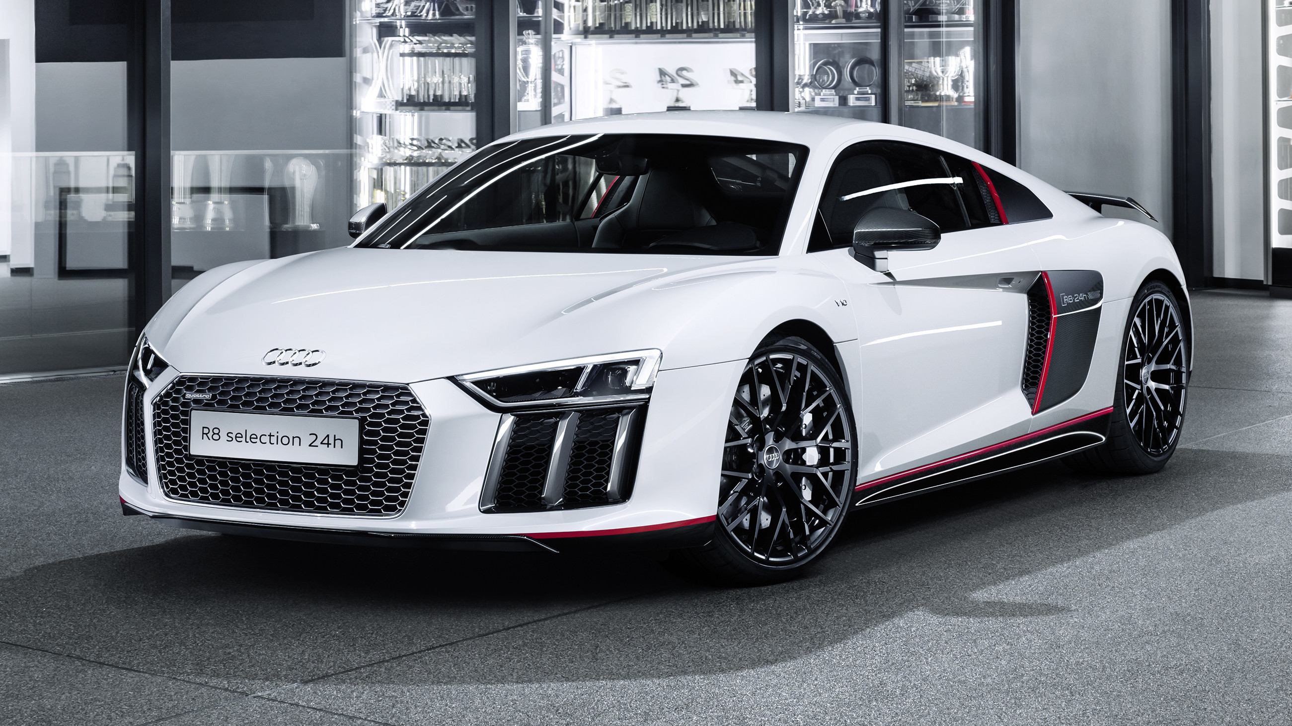 1audir8v10may2016.jpg