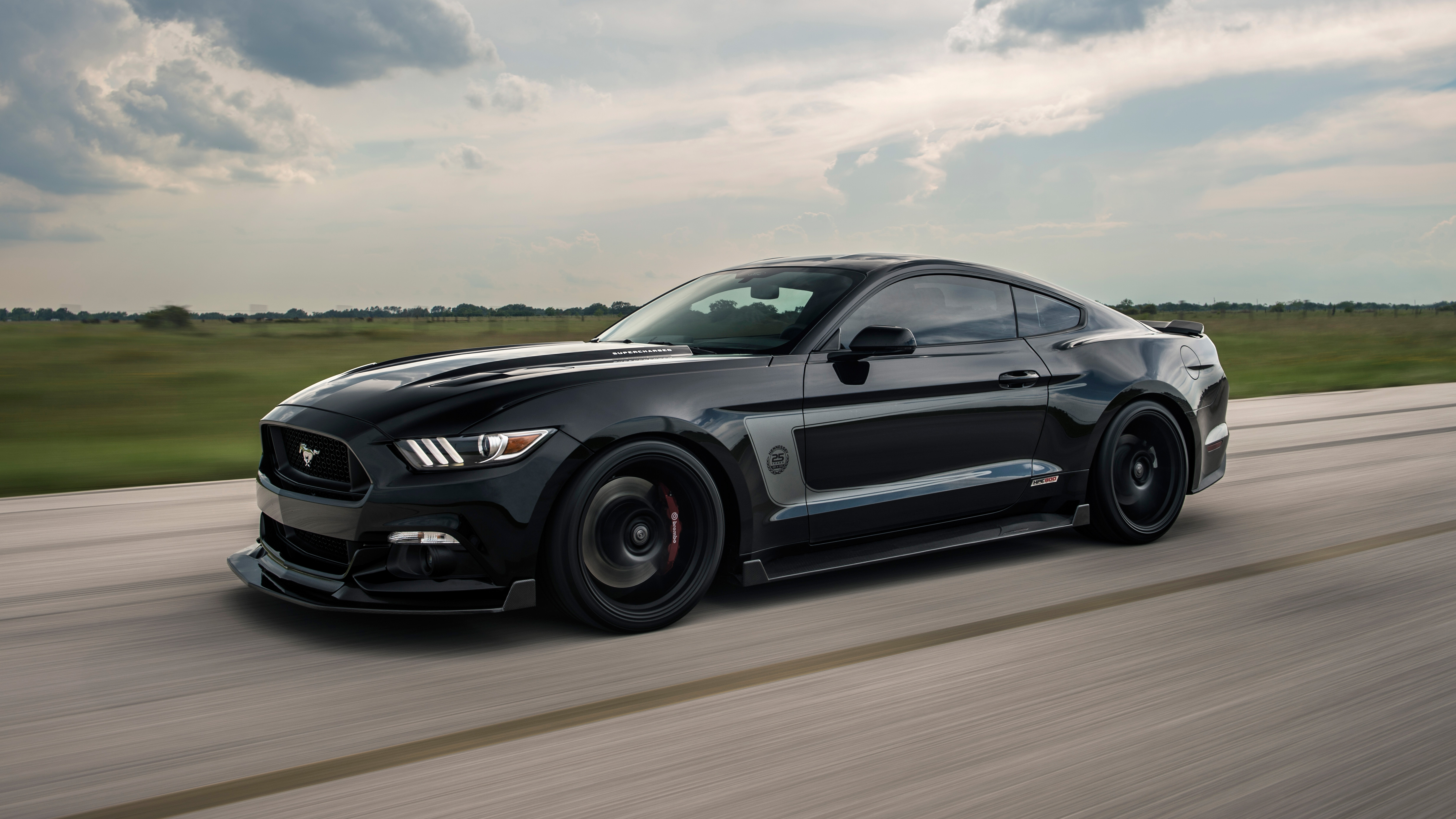 01-hennessey-25th-anniv-mustang.jpg