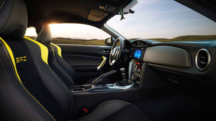 17brz_series.yellow-interior_720.jpg